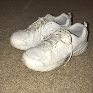 New balance tennis shoes